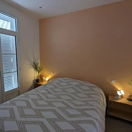 Vue Proche 10 Personnes * Saint-Raphaël