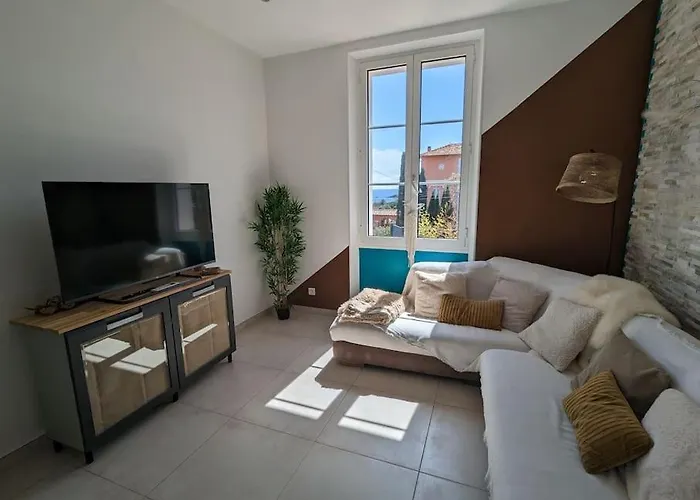 Vue Proche 10 Personnes Villa Saint-Raphael (Var)