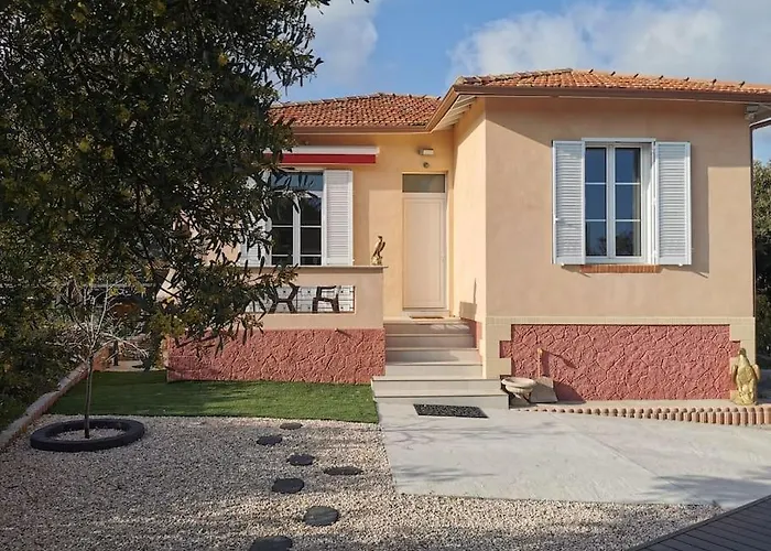 Vue Proche 10 Personnes * Saint-Raphael (Var)