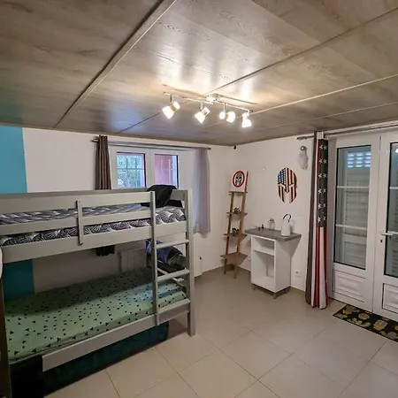 Вилла Vue Proche 10 Personnes *