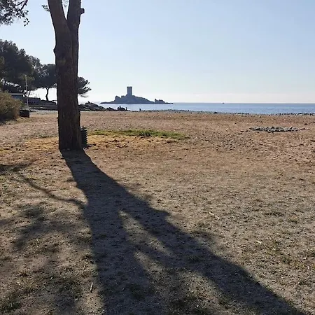 Vue Proche 10 Personnes * Saint-Raphaël